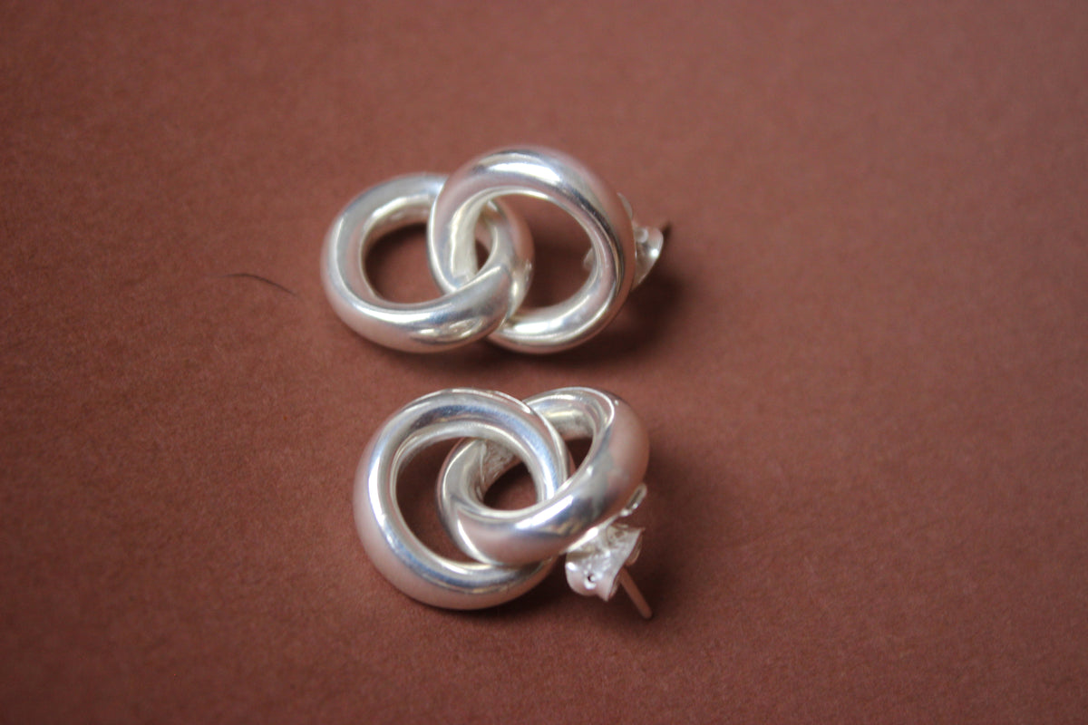 Aretes Love Knot