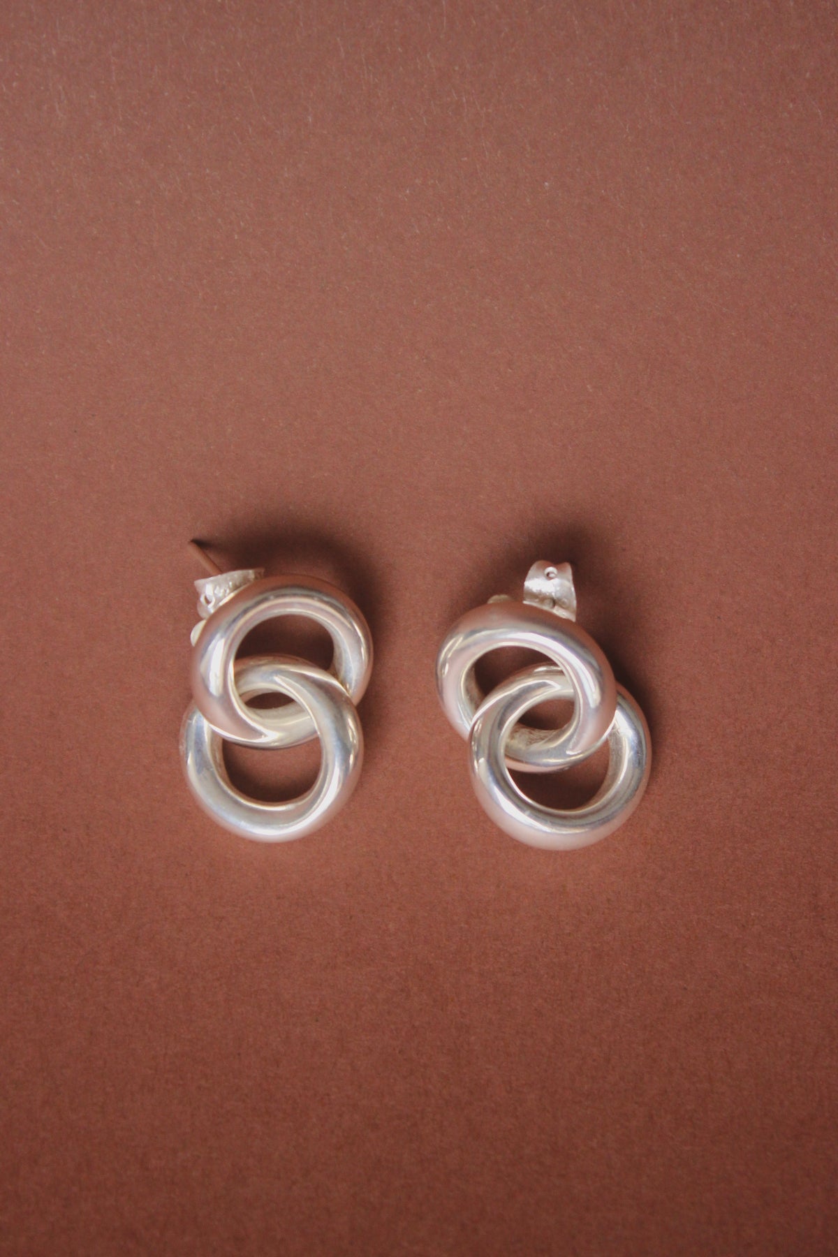 Aretes Love Knot